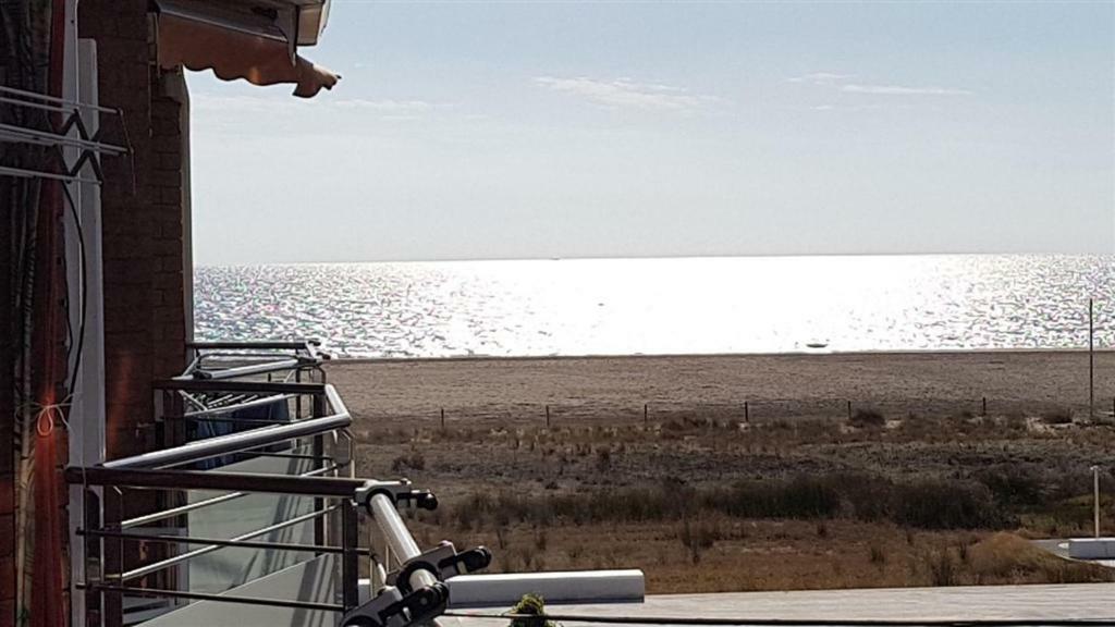 Apartamento Playa Mar Castelldefels Dış mekan fotoğraf
